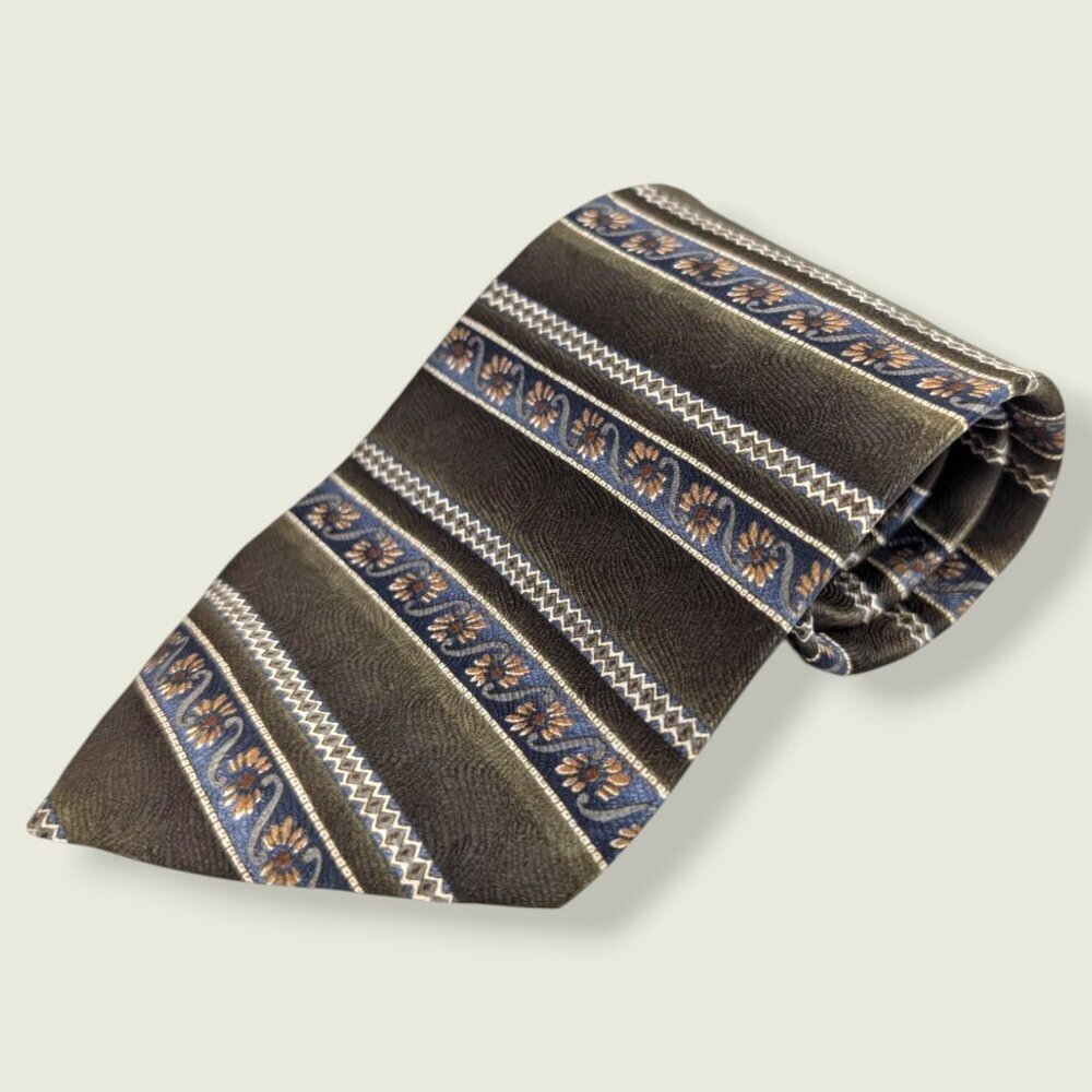 Vintage Geoffrey Beene 100% Silk Green Stripe Tie